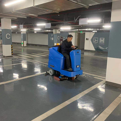 优尼斯驾驶式洗地机