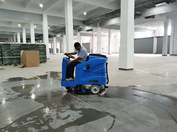 优尼斯YOUNISI驾驶式洗地机U900H